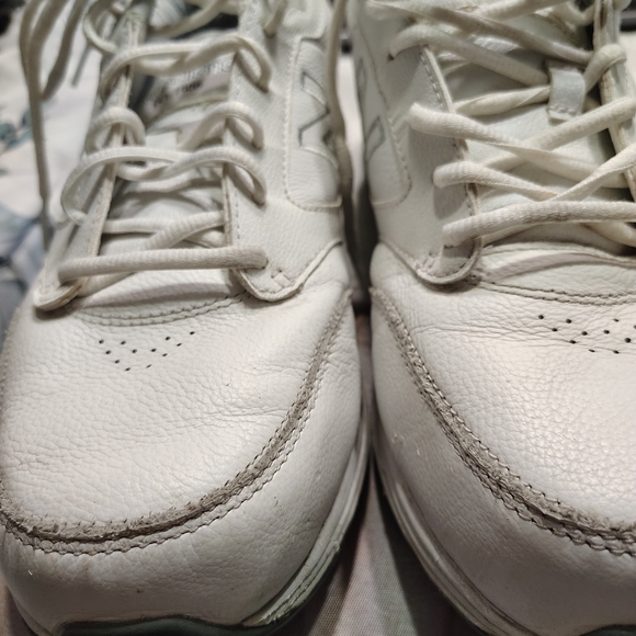 New Balance White Athletic Shoes - Picture 2 of 8